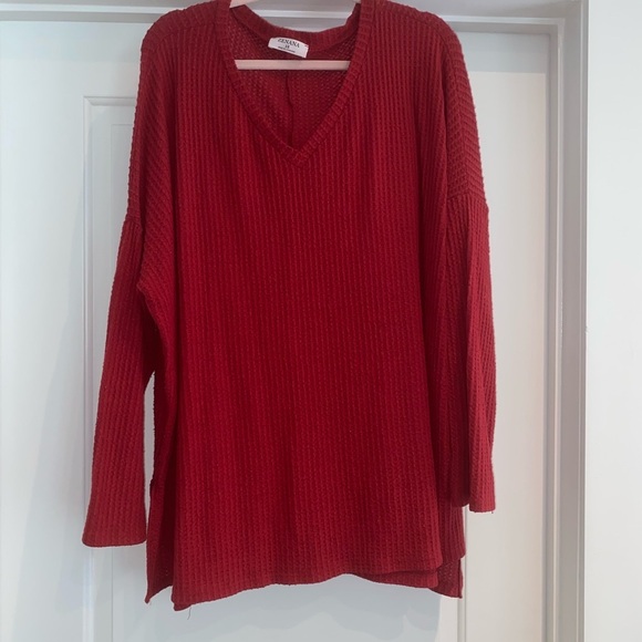 Zenana Outfitters Tops - Zenana Outfitters Red Tunic Sweater with Long Sleeves and V-Neck
